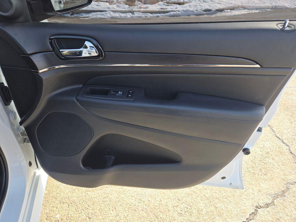 used 2021 Jeep Grand Cherokee car, priced at $28,594