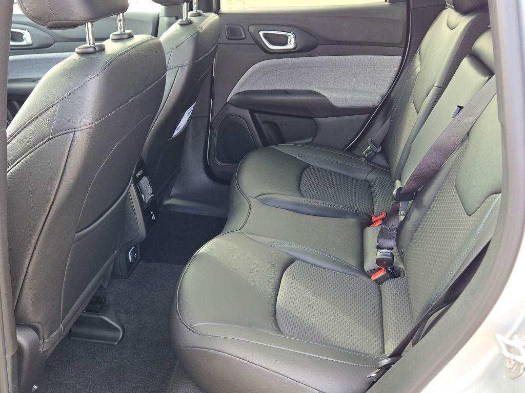 new 2025 Jeep Compass car, priced at $25,999