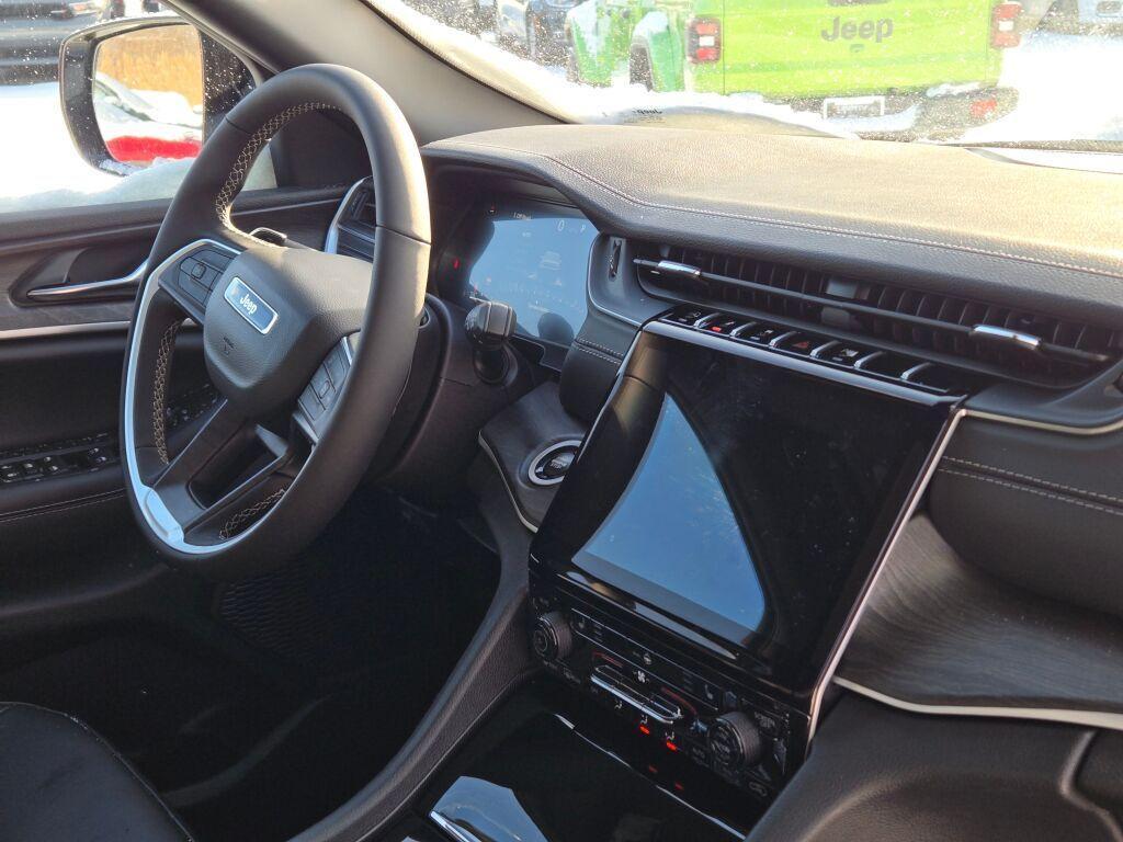 new 2025 Jeep Grand Cherokee L car, priced at $49,376