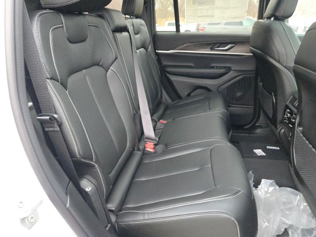 new 2025 Jeep Grand Cherokee car, priced at $51,545