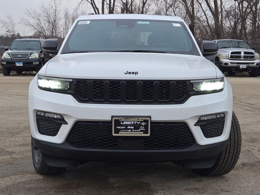 new 2025 Jeep Grand Cherokee car, priced at $51,545