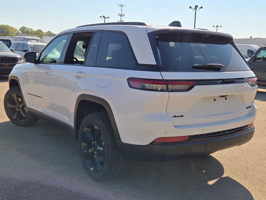 new 2025 Jeep Grand Cherokee car, priced at $52,245