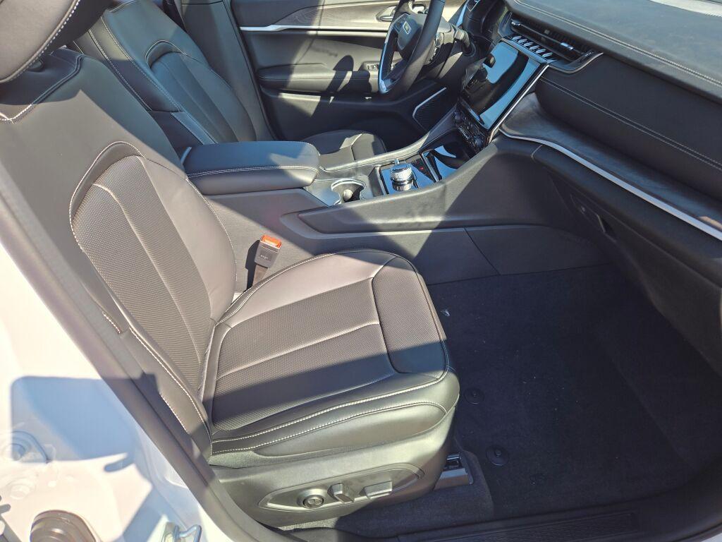 new 2025 Jeep Grand Cherokee car, priced at $52,245