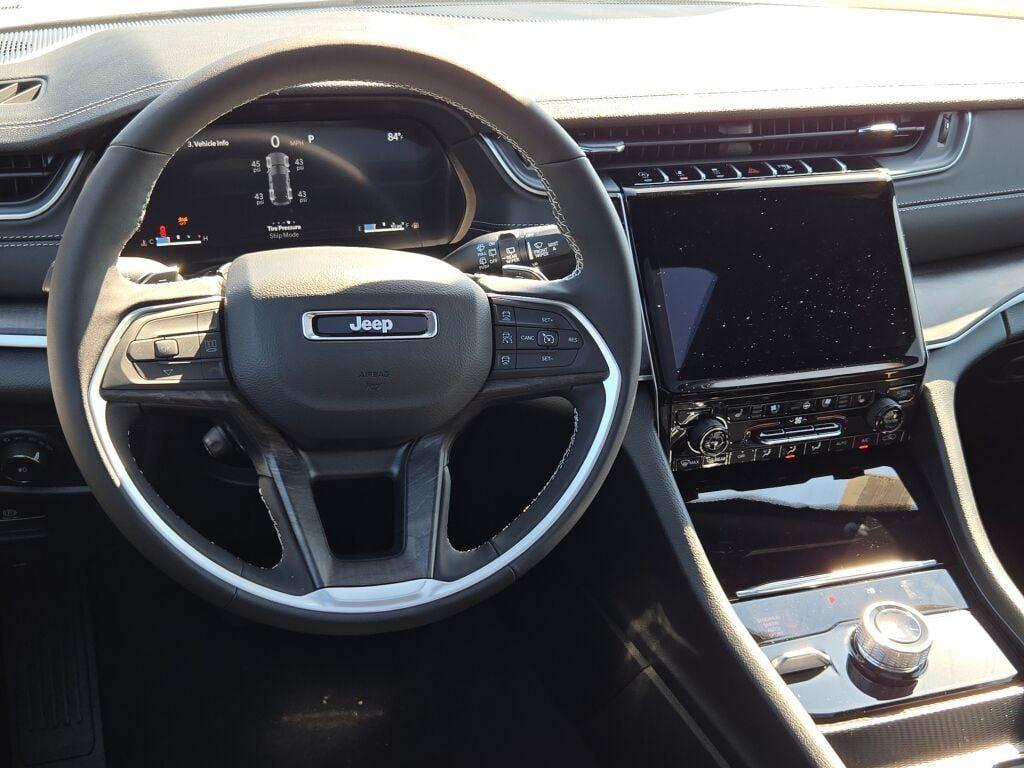 new 2025 Jeep Grand Cherokee car, priced at $52,245