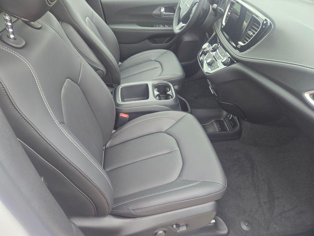 new 2026 Chrysler Pacifica car, priced at $48,995