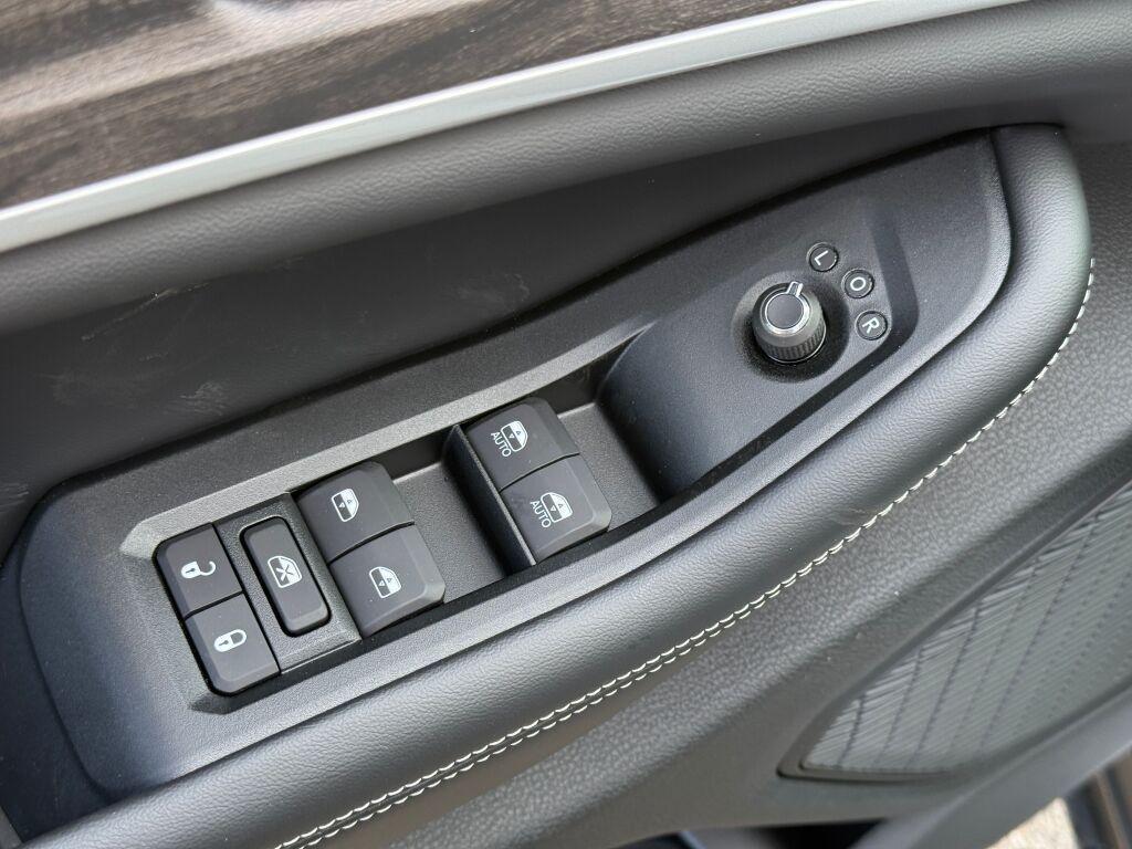 new 2026 Jeep Grand Cherokee car, priced at $41,877