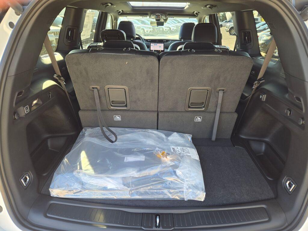 new 2025 Jeep Grand Cherokee L car, priced at $46,949