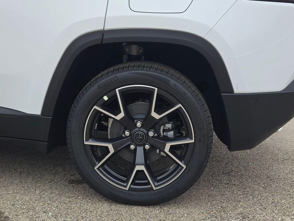 new 2026 Jeep Cherokee car, priced at $44,332