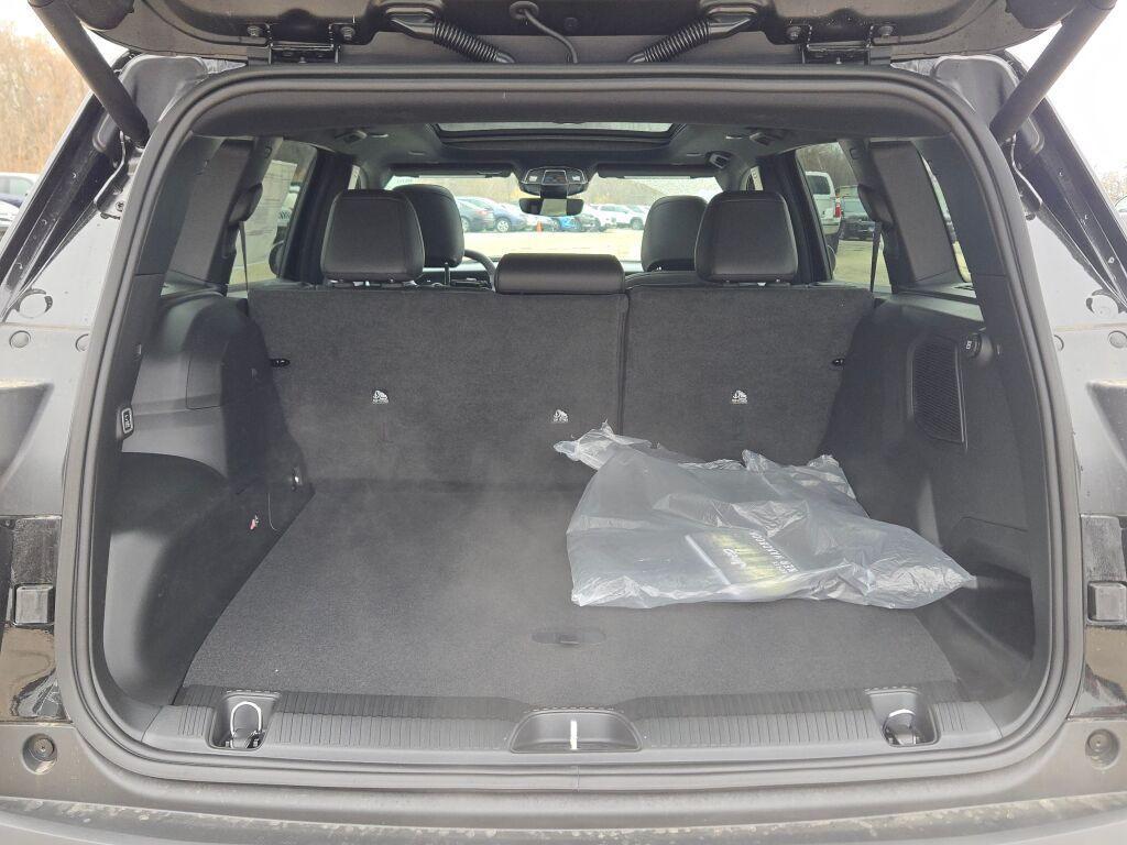 new 2026 Jeep Cherokee car, priced at $43,583