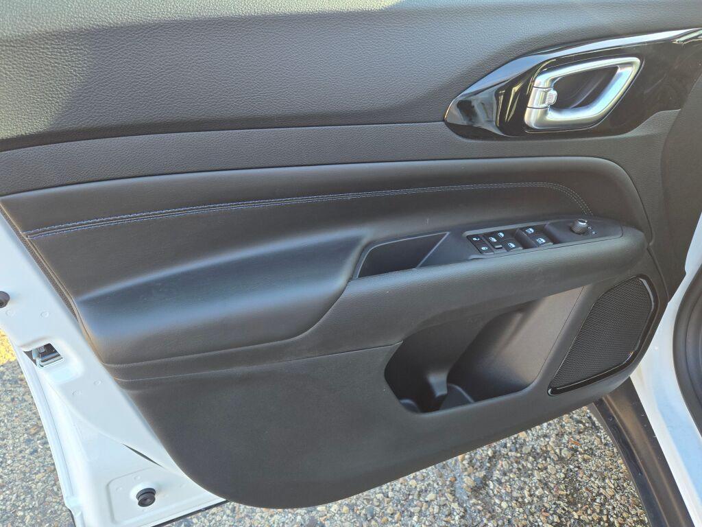 new 2026 Jeep Compass car, priced at $28,995