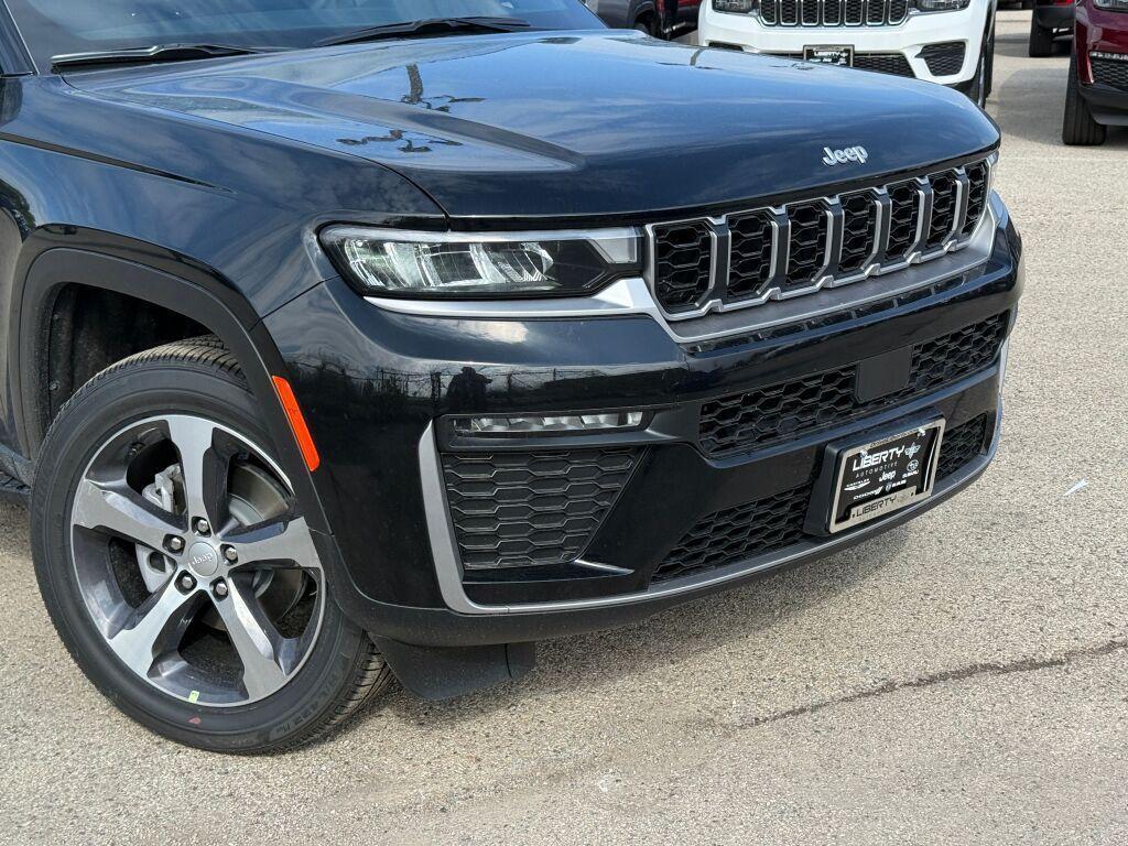 new 2026 Jeep Grand Cherokee car, priced at $41,593