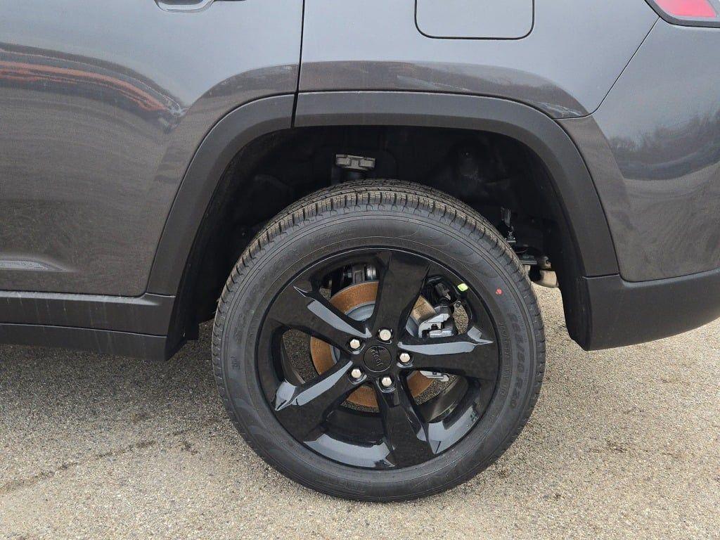 new 2025 Jeep Grand Cherokee car, priced at $43,245