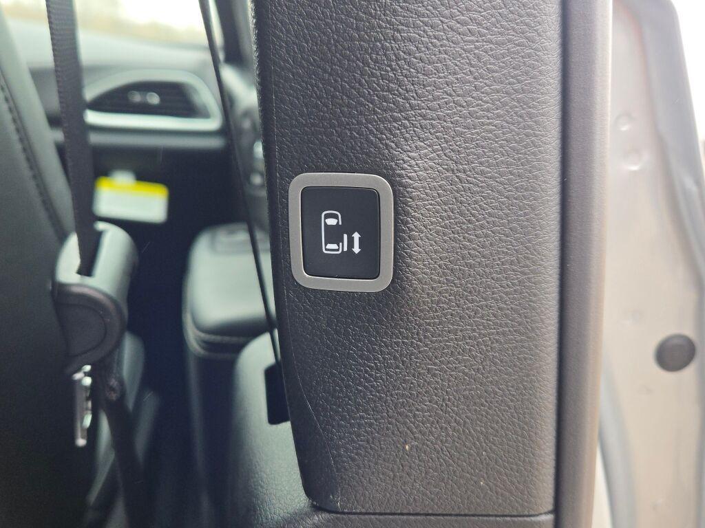 new 2026 Chrysler Pacifica car, priced at $46,060