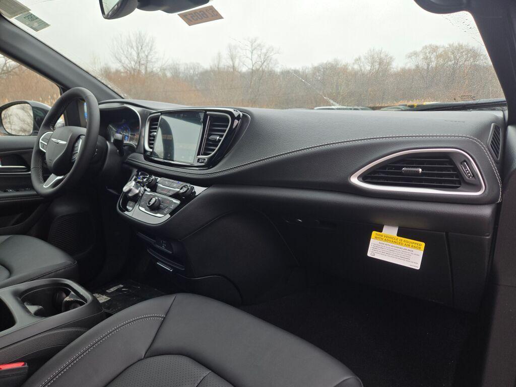 new 2026 Chrysler Pacifica car, priced at $46,060