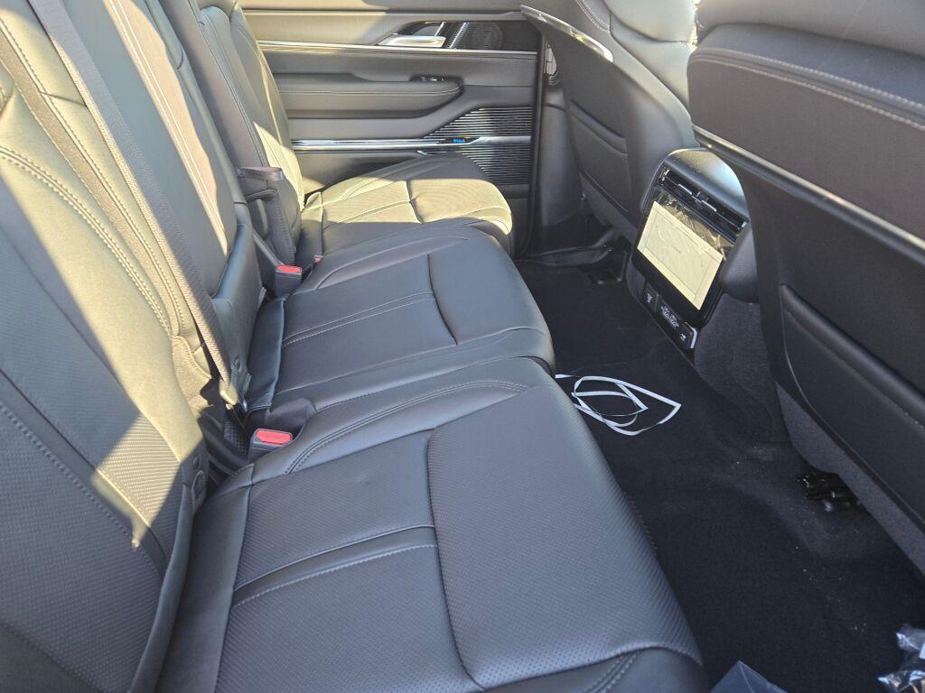 new 2026 Jeep Grand Wagoneer car, priced at $92,701