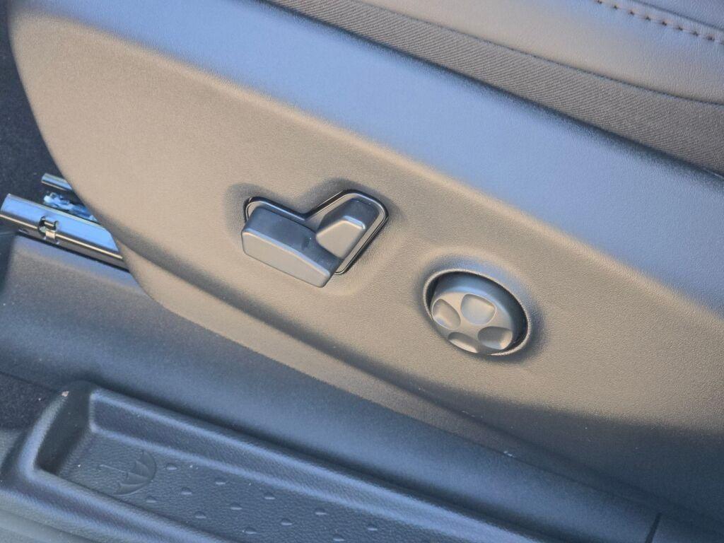 new 2026 Chrysler Pacifica car, priced at $40,392