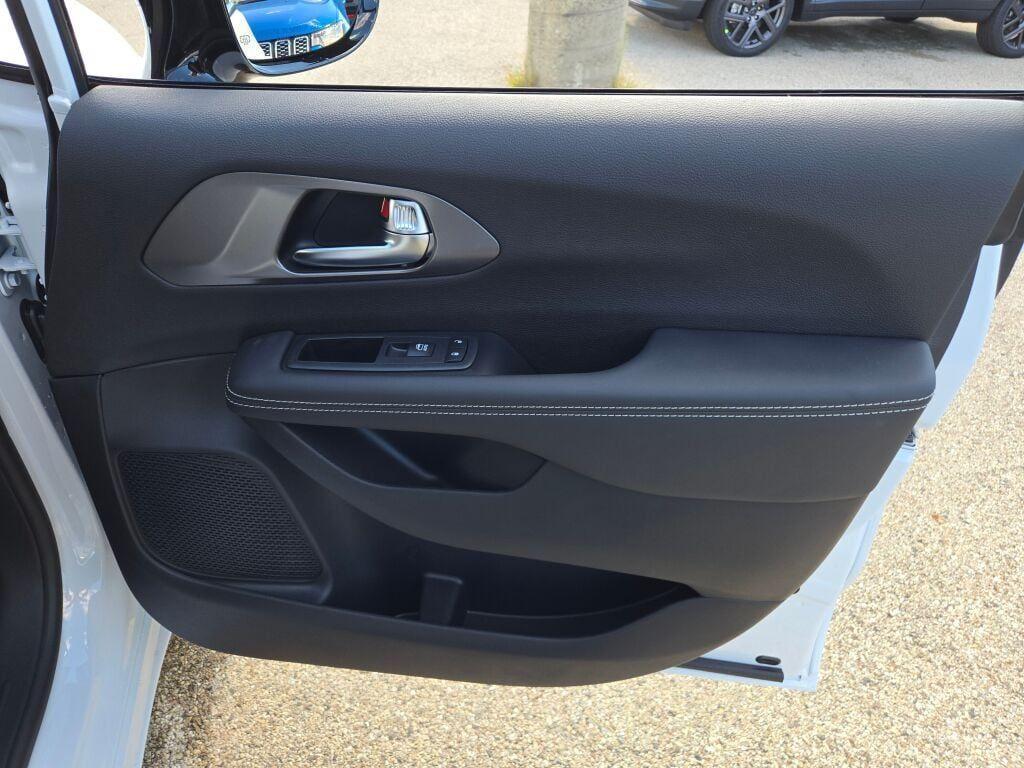 new 2026 Chrysler Pacifica car, priced at $40,392