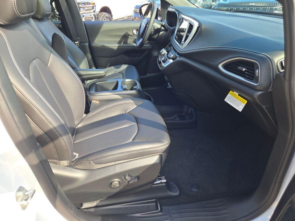 new 2026 Chrysler Pacifica car, priced at $45,825