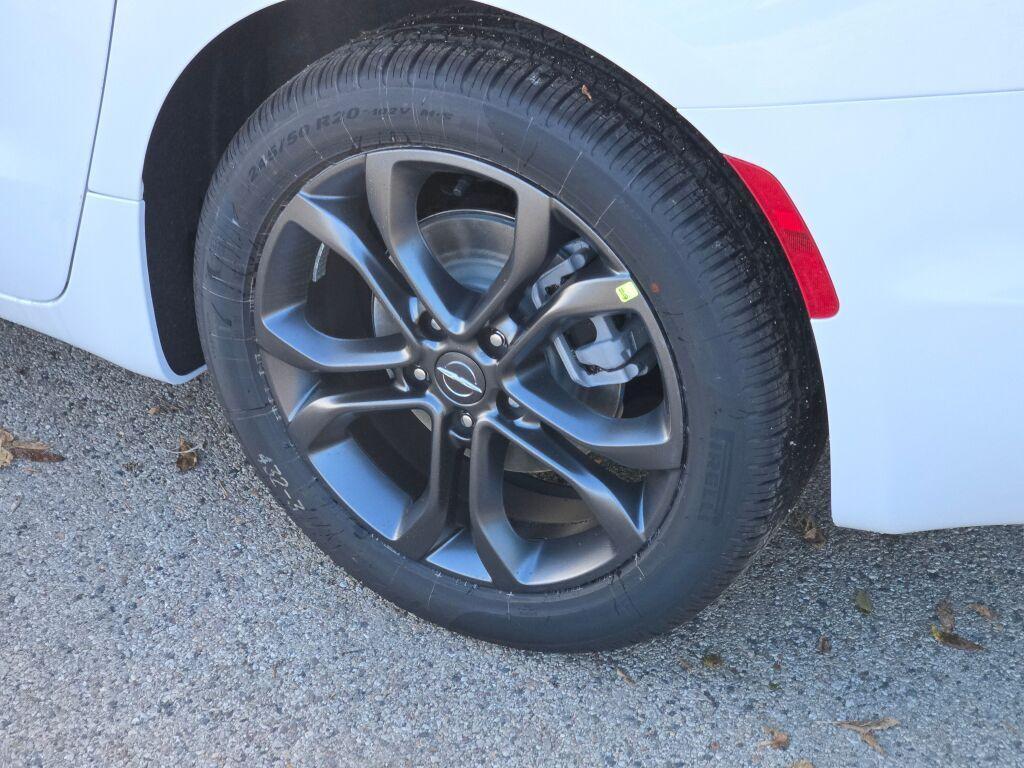 new 2026 Chrysler Pacifica car, priced at $45,825