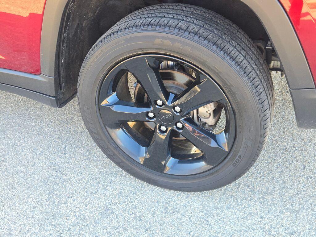 used 2023 Jeep Grand Cherokee car, priced at $28,846