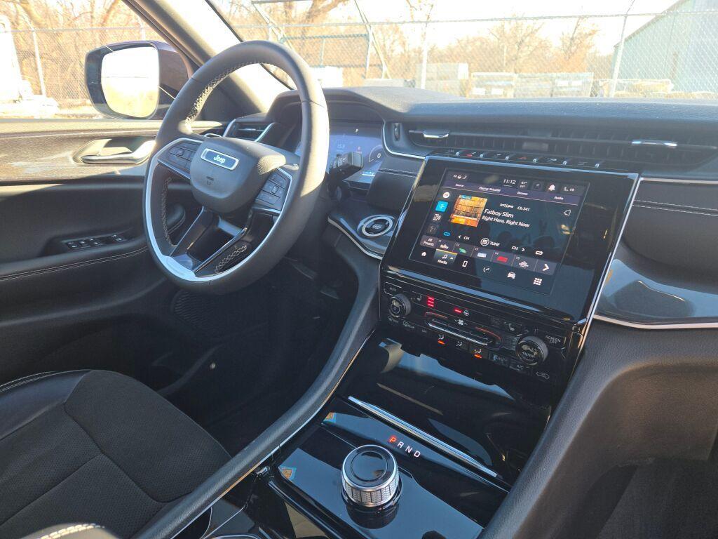 used 2023 Jeep Grand Cherokee car, priced at $28,846