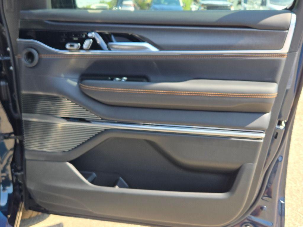 new 2026 Jeep Grand Wagoneer car, priced at $98,453
