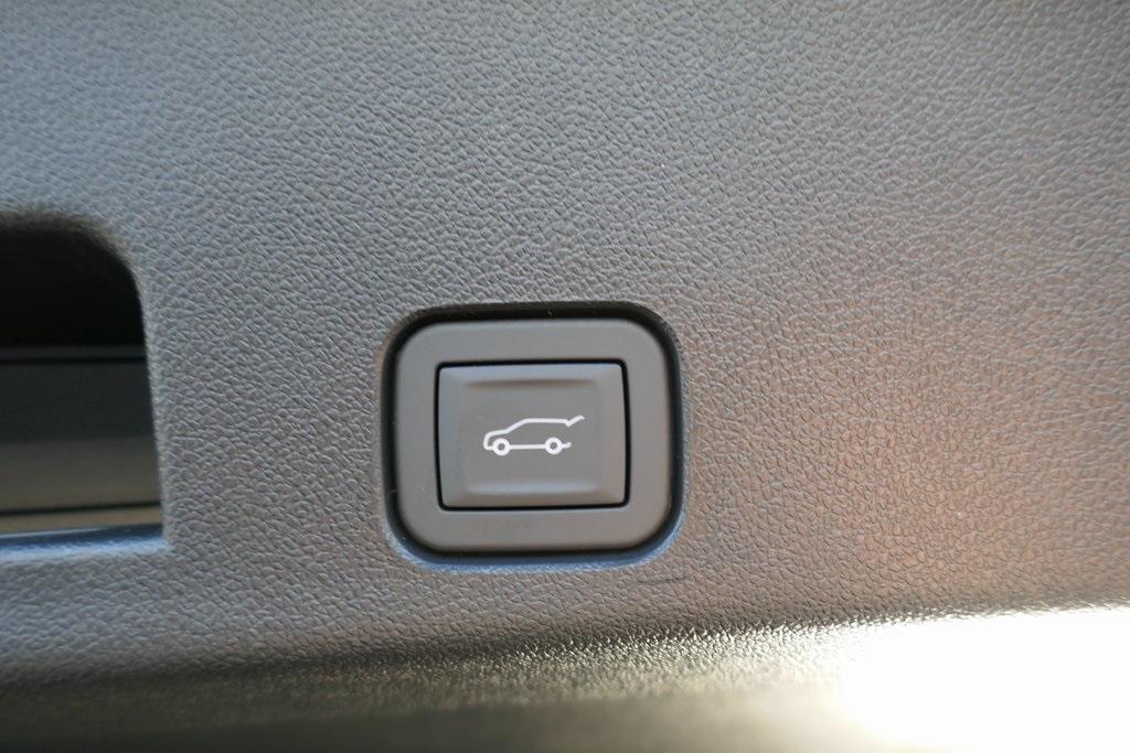 new 2026 Chevrolet Traverse car, priced at $56,442