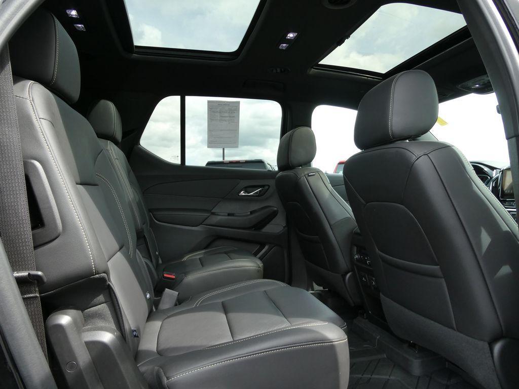 used 2023 Chevrolet Traverse car, priced at $32,995