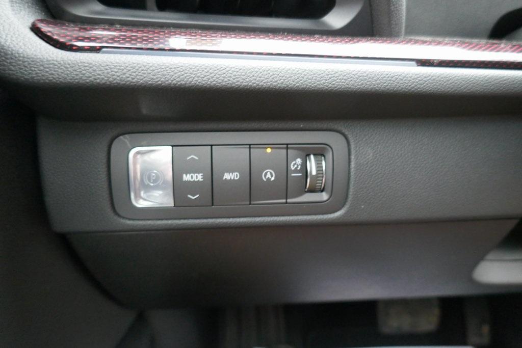 new 2026 Chevrolet Traverse car, priced at $56,442