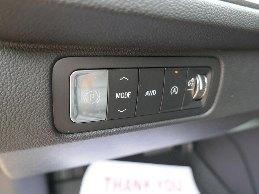 new 2026 Chevrolet Traverse car, priced at $47,600