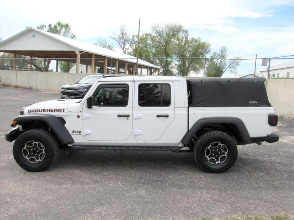 used 2022 Jeep Gladiator car, priced at $35,487