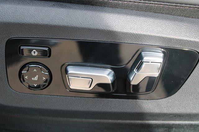 new 2026 BMW X7 car, priced at $98,755