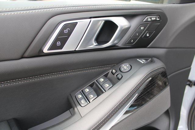 new 2026 BMW X7 car, priced at $98,755