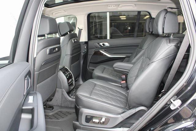 new 2026 BMW X7 car, priced at $91,085