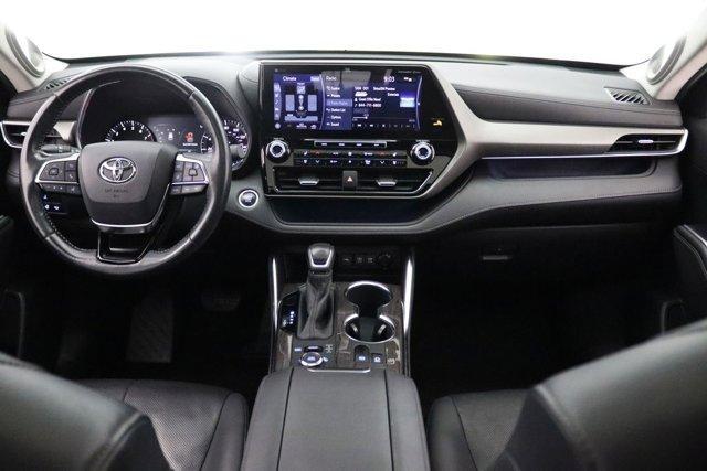 used 2020 Toyota Highlander car, priced at $30,950