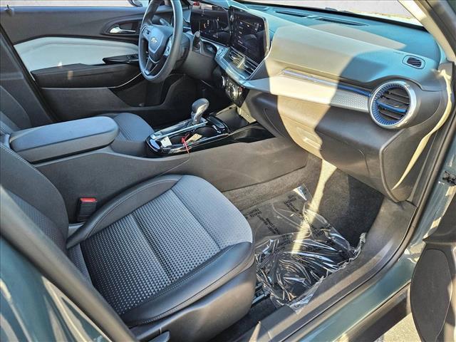 used 2025 Chevrolet Trax car, priced at $20,276