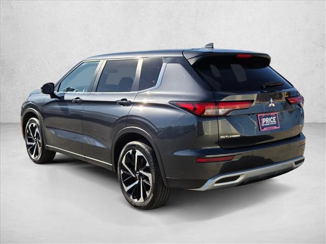 used 2024 Mitsubishi Outlander car, priced at $20,992