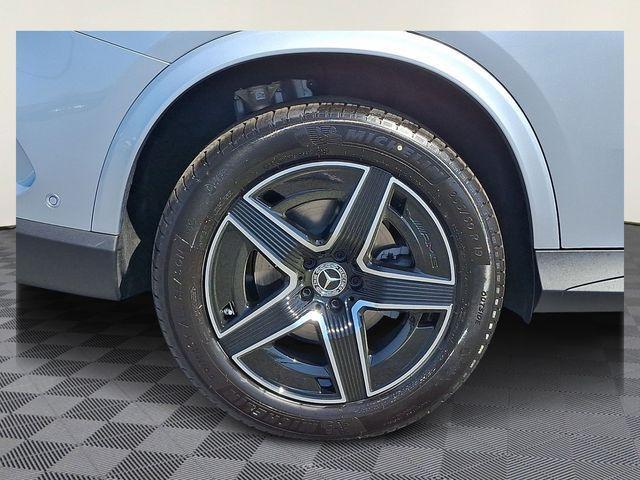 new 2026 Mercedes-Benz GLC 300 car, priced at $67,564