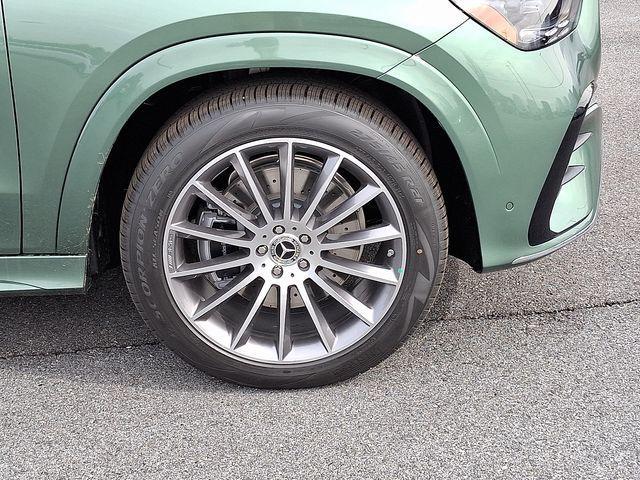 new 2025 Mercedes-Benz GLE 580 car, priced at $107,605