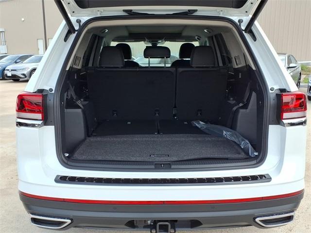 new 2026 Volkswagen Atlas car, priced at $44,122