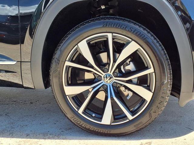 new 2025 Volkswagen Atlas car, priced at $54,395