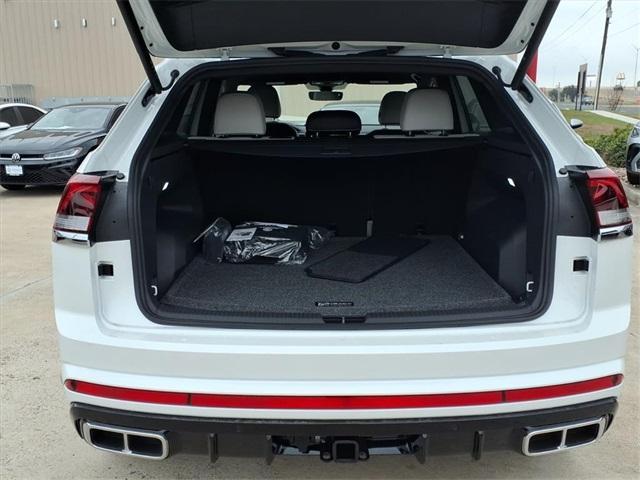 new 2026 Volkswagen Atlas Cross Sport car, priced at $53,258