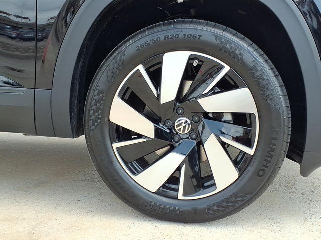 new 2026 Volkswagen Atlas Cross Sport car, priced at $40,619