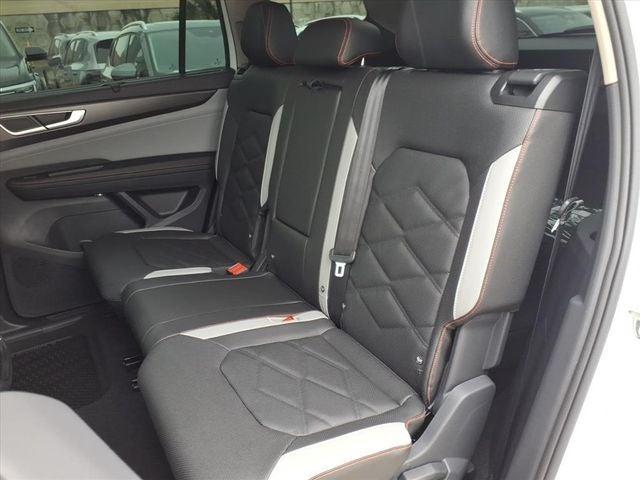 new 2026 Volkswagen Atlas car, priced at $45,384