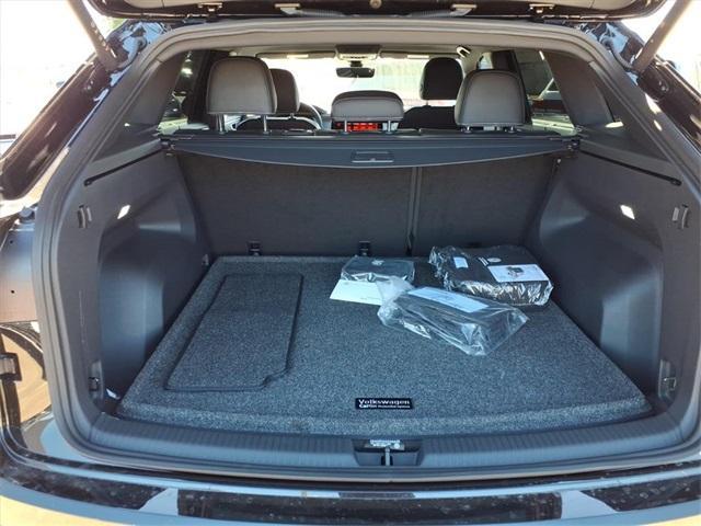 new 2026 Volkswagen Atlas Cross Sport car, priced at $49,861