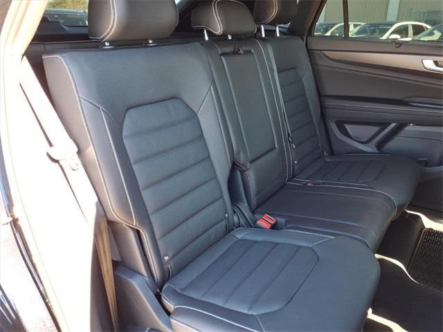 new 2026 Volkswagen Atlas Cross Sport car, priced at $49,861