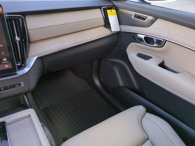 new 2026 Volvo XC90 car, priced at $75,155