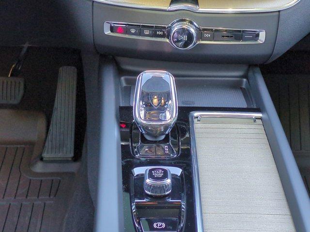 new 2026 Volvo XC60 car, priced at $57,985