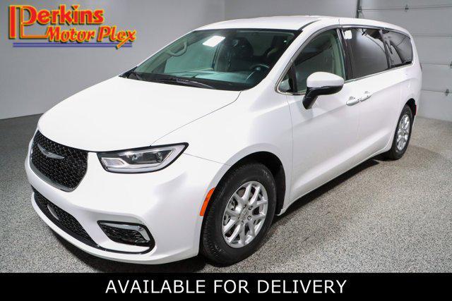 used 2023 Chrysler Pacifica car, priced at $23,995