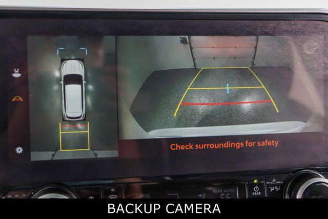 used 2023 Toyota Highlander Hybrid car, priced at $42,995